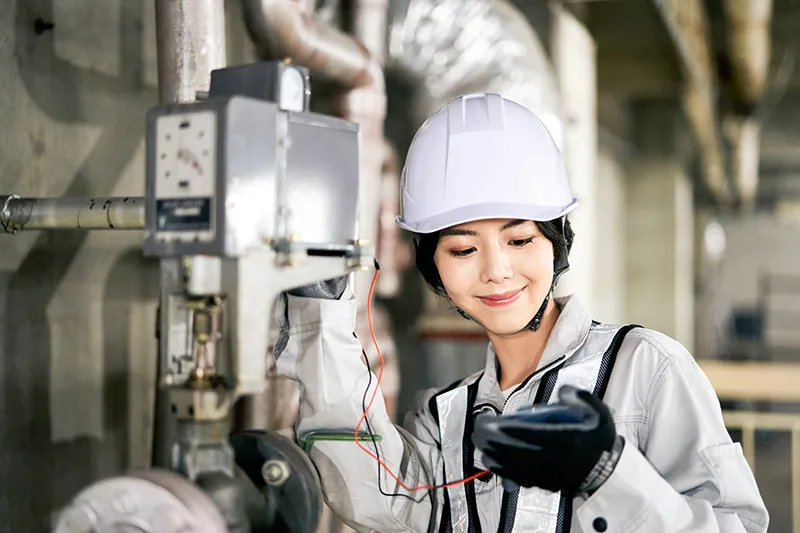 経験者優遇!内線電気設備工事の電気工事士 (正社員) 月35万~の高待遇!定時退社